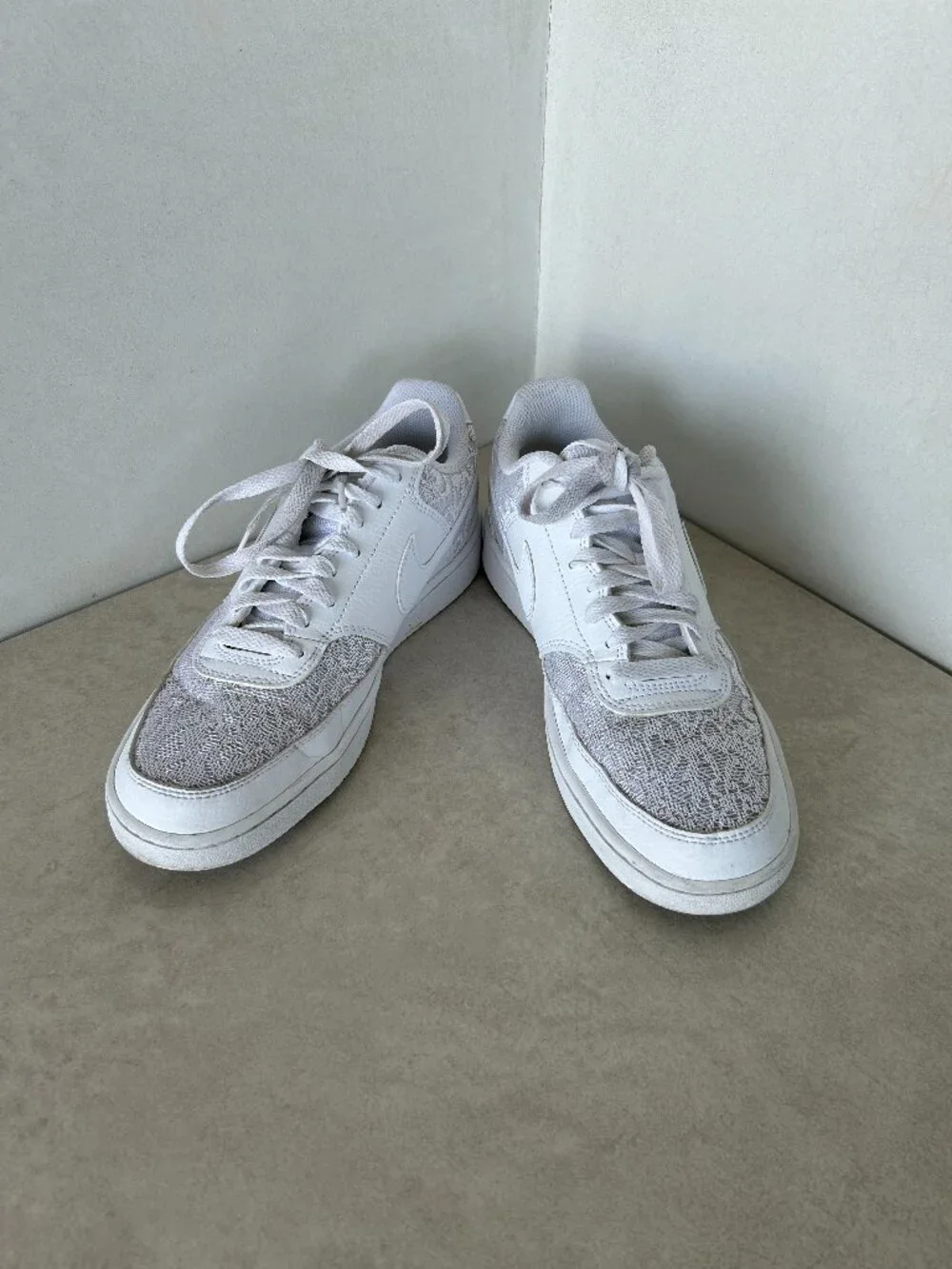 Nike Court Vision Low Women’s 9.5 White Lace Sneakers HJ5846-100
